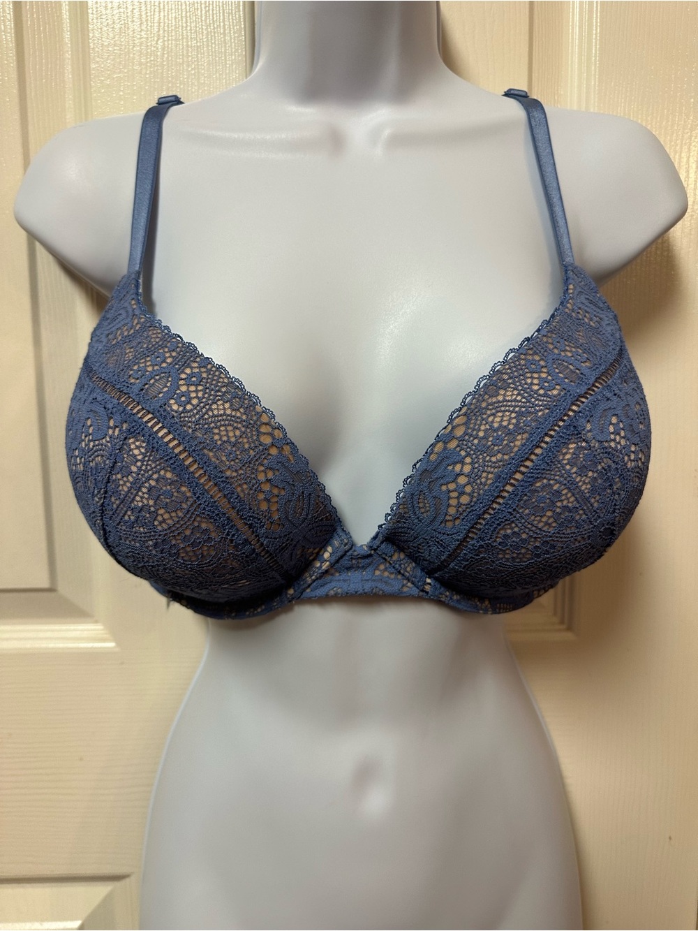 Victoria's Secret Blue Lace Push-Up Bra